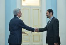 Iran’s newly-appointed ambassador to Armenia presents his credentials to president