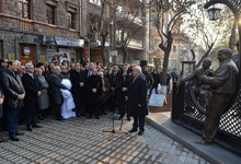 Президент Серж Саргсян присутствовал на открытии в столице памятника «Запоздалая фотография»