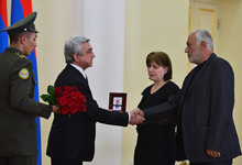  The President of Armenia handed highest state decorations awarded posthumously to the modern day heroes