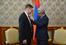 President Serzh Sargsyan received the Executive Director of FLSmidth Company Thomas Schulz