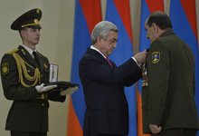 An official award ceremony took place at the Presidential Palace on the occasion of the 25th anniversary of the creation of the RA Armed Forces