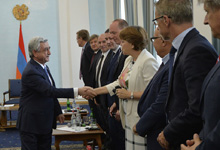 President receives participants of annual meeting of Belgium and Netherlands-led subgroup of IMF and World Bank