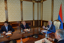 President holds consultation on Armenian-UAE economic cooperation agenda