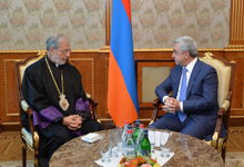 President receives High Representative of Mekhitarist Congregation, His Eminence Archbishop Lévon Zékiyan