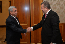 President holds farewell meeting with outgoing Romania Ambassador