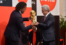 RA President welcomes FIFA World Cup Trophy to Yerevan