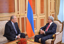 RA President Serzh Sargsyan receives President-elect Armen Sargsyan