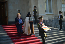 State and Church symbols transferred from Presidential Residence to venue of inauguration ceremony