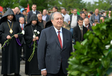 President paid tribute to the memory of fallen warriors who gave their lives for Fatherland
