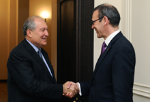 President Armen Sarkissian received Simon McDonald