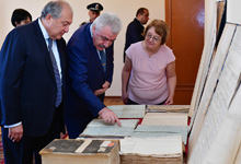 President visits Armenia’s National Archives