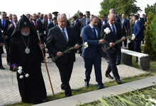 President Armen Sarkissian visited the Erablur Military Pantheon