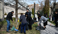 President Armen Sarkissian together with the spouse and grandchildren participated in the state Cleaning Day