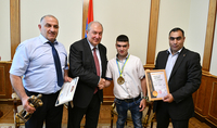 President Armen Sarkissian hosted the winner of the Paratriathlon World Championship Gevork Afrikian: I am confident you will conquer new heights