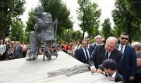 President paid tribute to the memory of the renowned artist in Stepanavan: Sos Sargsyan was not only a great artist but also a great citizen