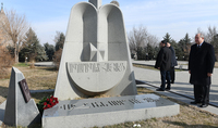 Vazgen Sargsyan would be 61 today: President Sarkissian paid tribute to his memory at the Erablur pantheon