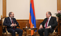 Նախագահ Արմեն Սարգսյանը շնորհավորել է վարչապետ Նիկոլ Փաշինյանին՝ ծննդյան օրվա առթիվ