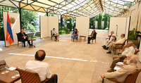 President Armen Sarkissian met with a group of intellectuals: national unity is not only about Army, about culture, it is also about the textbooks which our children learn by