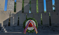Նախագահ Արմեն Սարգսյանի անունից ծաղկեպսակ է դրվել «Եռաբլուր» զինվորական պանթեոնում