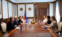 Le président Vahagn Khatchatourian a reçu la représentante spéciale des États-Unis, Nina Hachigian