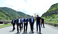 
Le président Vahagn Khatchatourian a visité les zones sinistrées de Lori