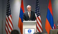 
Президент Ваагн Хачатурян принял участие в конференции органов местного самоуправления Армения-США, посвященной демократии