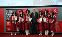 Le président Vahagn Khatchatourian a assisté à la cérémonie de remise des certificats de fin d'études aux diplômés de l'UEEA