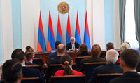 
Le président Vahagn Khatchatourian a reçu la délégation de l'Union judéo-chrétienne Sauver l'Arménie