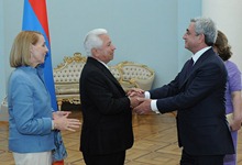 Serzh Sargsyan receivedy the Chairman of the US National Ethnic Coalition of Organizations Nasser J. Kazeminy