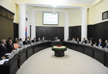 President Serzh Sargsyan attended the extraordinary session of the Government