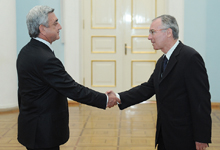 The newly appointed Ambassador of Greece Ioannis Taghis presented his credentials to President Serzh Sargsyan 