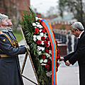 ՌԴ կատարած պետական այցի շրջանակում Նախագահ Սերժ Սարգսյանն այցելել է Անհայտ զինվորի հուշարձան-24.10.2011