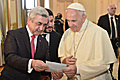 President Serzh Sargsyan and His Holiness Pope Francis at the ceremony of gift exchange at the Presidential Palace