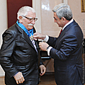 President Serzh Sargsyan decorates the USSR People’s Artist Armen Jigarkhanian with the Order of Honor-18.11.2010